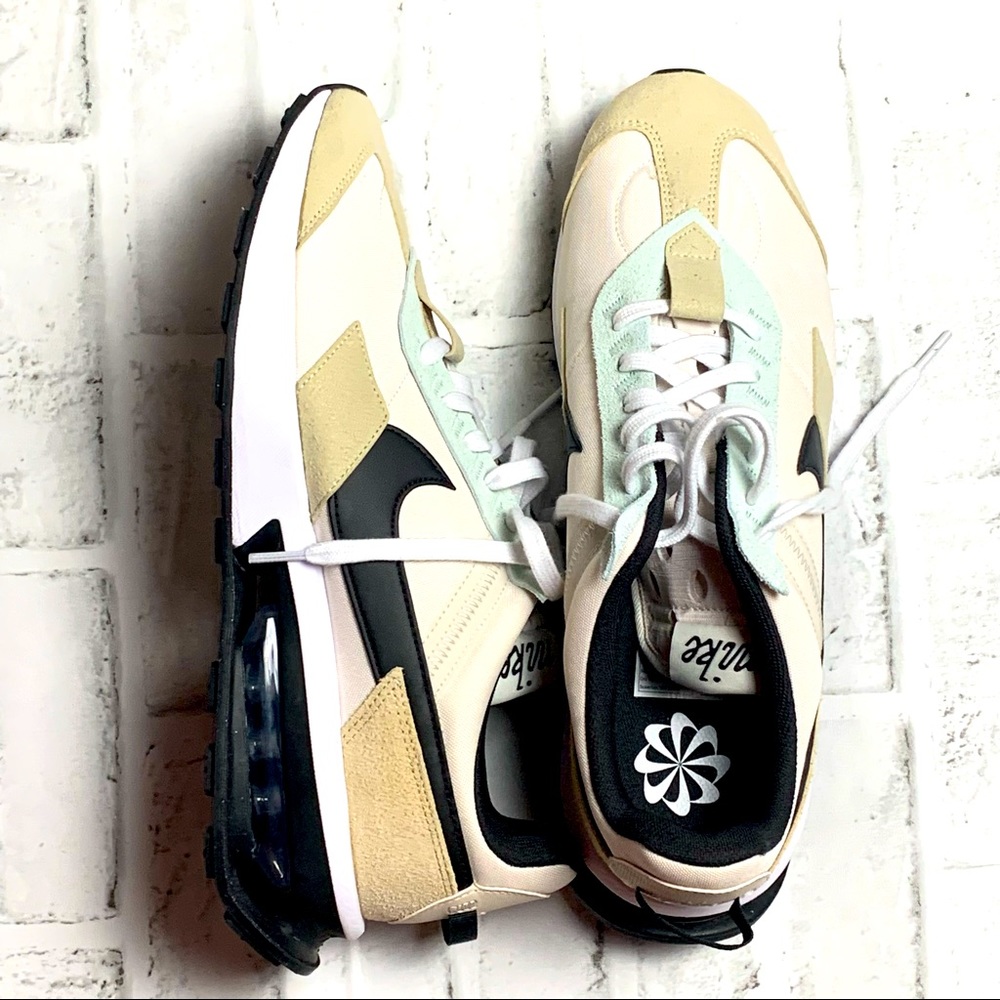 Air Max Pre-Day - Picture 2 of 8